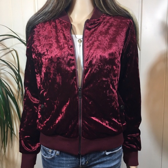 Velvet Bomber - Picture 7 of 8